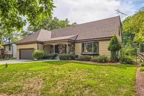 4525 Highland Ave, Crystal Lake, IL 60014