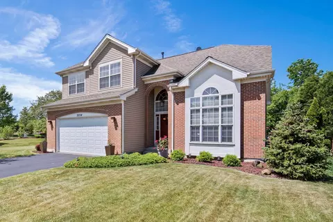 2254 Barrett Dr, Algonquin, IL 60102 photo 2