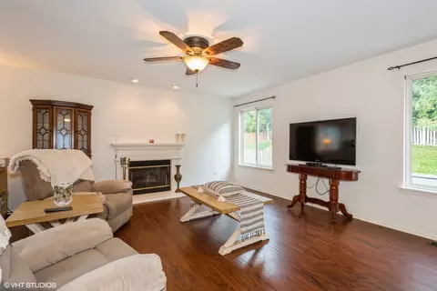 14505 Etchingham Dr, Lockport, IL 60441 photo 4