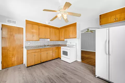 9230 S Lowe Ave, Chicago, IL 60620 photo 7