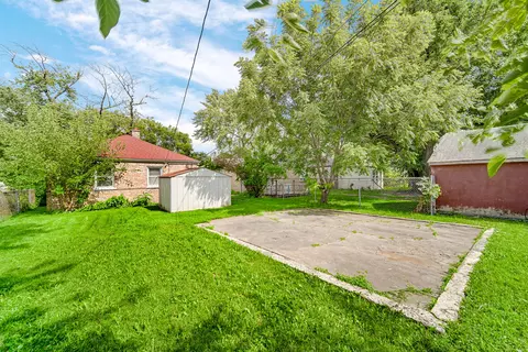 9230 S Lowe Ave, Chicago, IL 60620 photo 14
