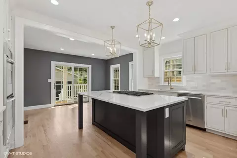 215 E Scranton Ave, Lake Bluff, IL 60044 photo 3