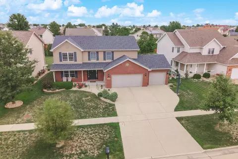 1148 N Pointe Dr, Normal, IL 61761 photo 2