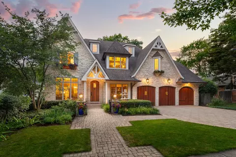 613 S Wright St, Naperville, IL 60540 photo 1