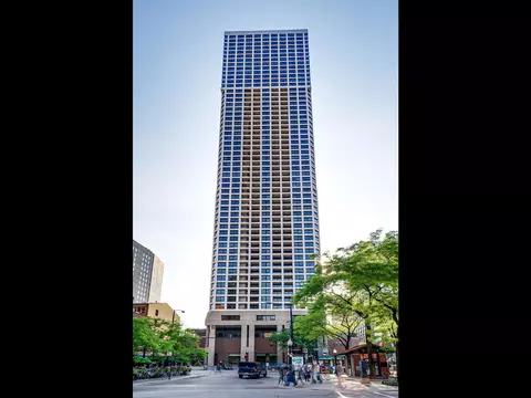 1030 N State St #38D, Chicago, IL 60610