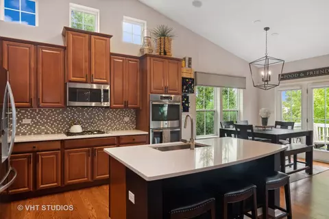 1639 Colchester Ln, Aurora, IL 60505 photo 7