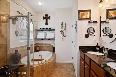 1639 Colchester Ln, Aurora, IL 60505 photo 11
