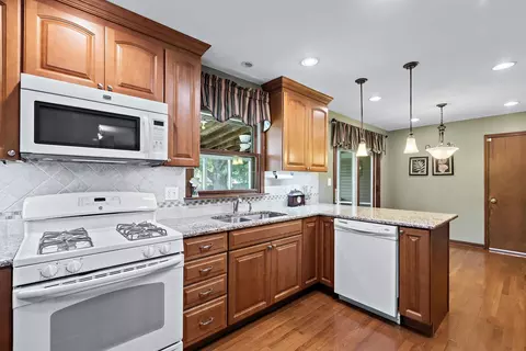 2006 Robert St, Aurora, IL 60506 photo 14