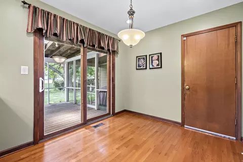 2006 Robert St, Aurora, IL 60506 photo 7