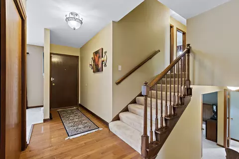 2006 Robert St, Aurora, IL 60506 photo 3