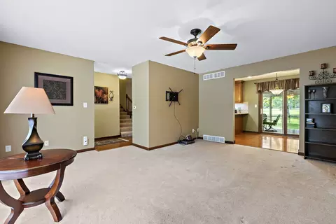 2006 Robert St, Aurora, IL 60506 photo 4