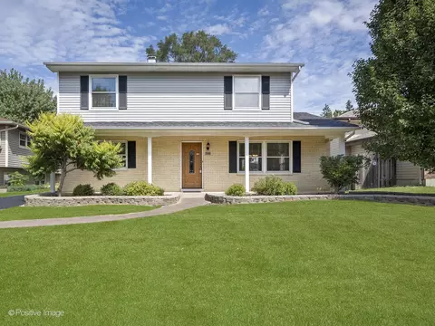 26 W508 Curtiss Ave, Winfield, IL 60190