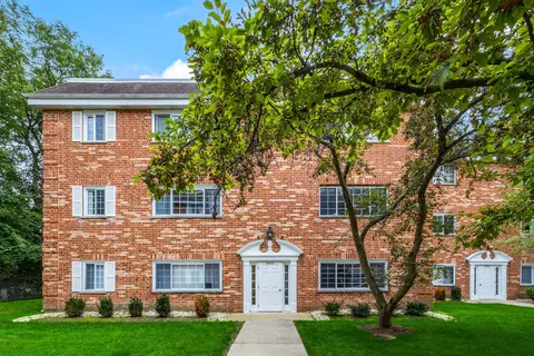 6880 W Touhy Ave #D, Niles, IL 60714
