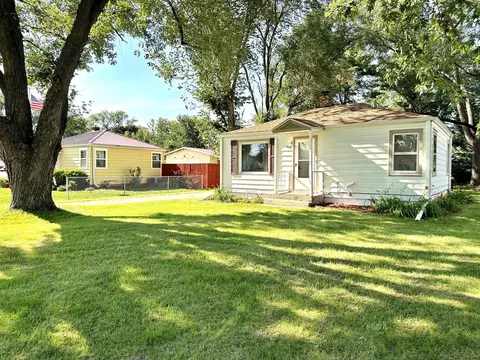 226 Winona Dr, Machesney Park, IL 61115