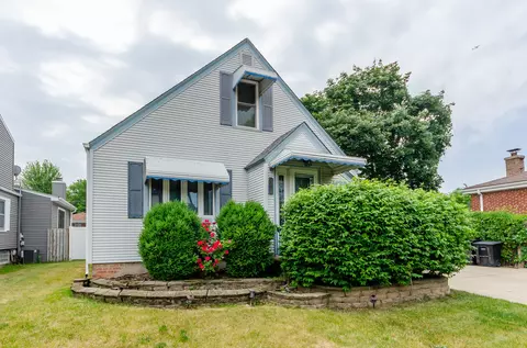 5024 N Oak Park Ave, Chicago, IL 60656