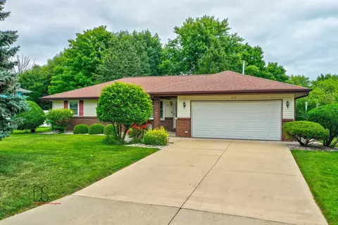 308 Windsor Dr, Ottawa, IL 61350