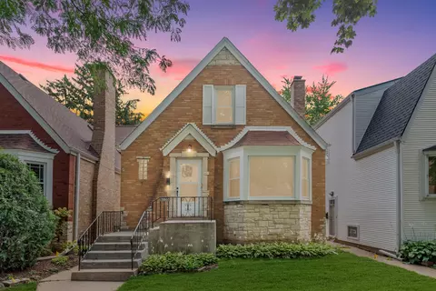 6335 W Raven St, Chicago, IL 60646