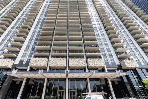 400 E Randolph St #1815, Chicago, IL 60601