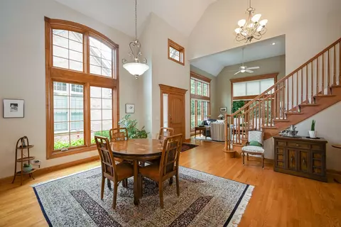2031 Mackenzie Pl, Wheaton, IL 60187 photo 6