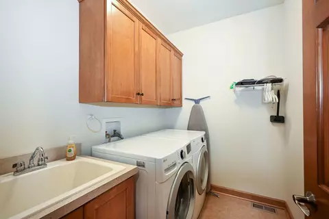 2031 Mackenzie Pl, Wheaton, IL 60187 photo 14