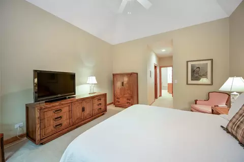2031 Mackenzie Pl, Wheaton, IL 60187 photo 11