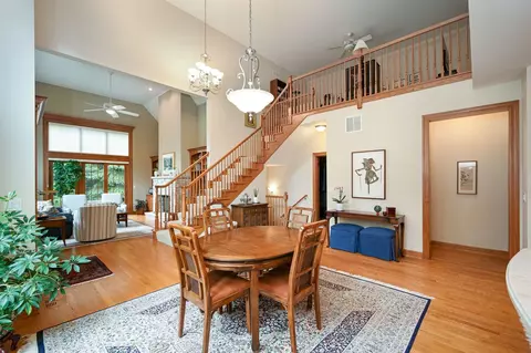 2031 Mackenzie Pl, Wheaton, IL 60187 photo 5