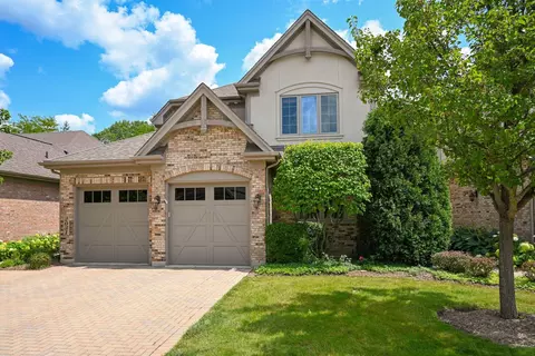2031 Mackenzie Pl, Wheaton, IL 60187