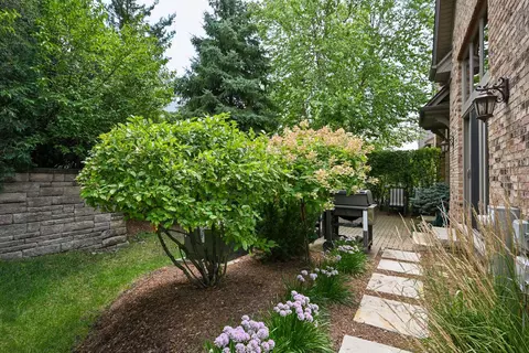 2031 Mackenzie Pl, Wheaton, IL 60187 photo 21