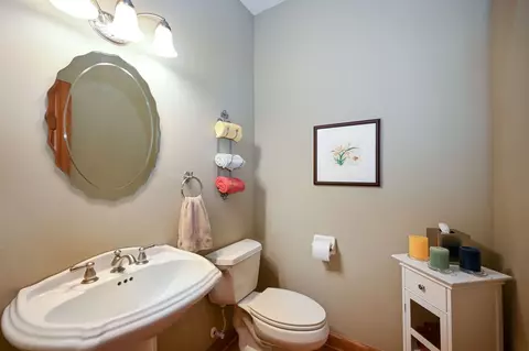 2031 Mackenzie Pl, Wheaton, IL 60187 photo 13