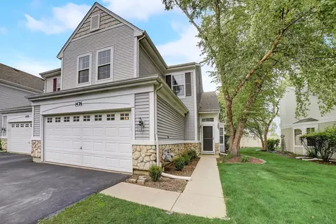 1426 White Pine Ln, Bolingbrook, IL 60490