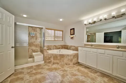 2064 Amelia Ln, Hoffman Estates, IL 60192 photo 35
