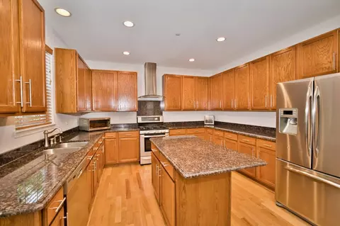 2064 Amelia Ln, Hoffman Estates, IL 60192 photo 18