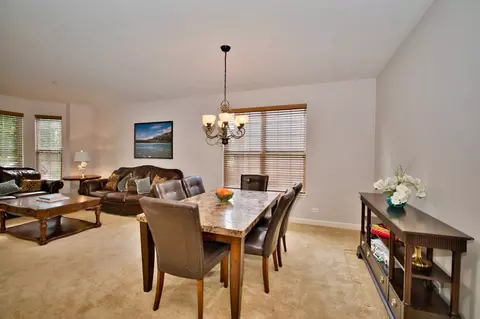 2064 Amelia Ln, Hoffman Estates, IL 60192 photo 9
