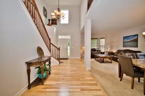 2064 Amelia Ln, Hoffman Estates, IL 60192 photo 10