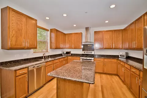 2064 Amelia Ln, Hoffman Estates, IL 60192 photo 17