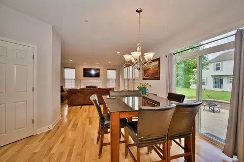 2064 Amelia Ln, Hoffman Estates, IL 60192 photo 21