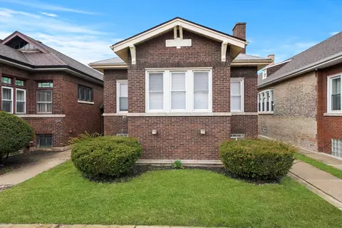 8214 S Elizabeth St, Chicago, IL 60620