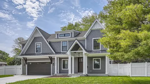 1502 N Harvard Ave, Arlington Heights, IL 60004