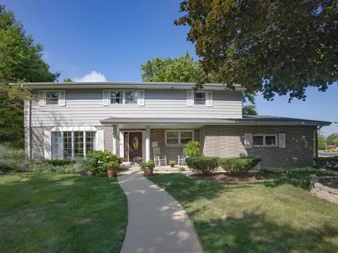 711 E Palladium Dr, Joliet, IL 60435