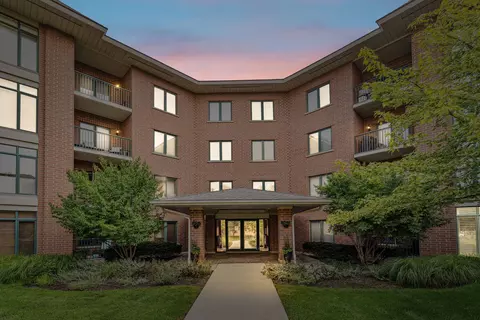 875 E 22nd St #102A, Lombard, IL 60148