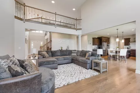 3684 Heathmoor Dr, Elgin, IL 60124 photo 3
