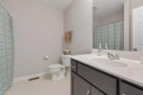 3684 Heathmoor Dr, Elgin, IL 60124 photo 20