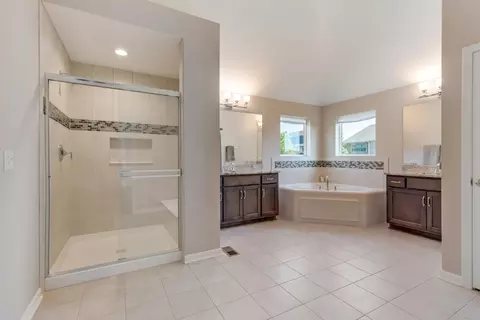 3684 Heathmoor Dr, Elgin, IL 60124 photo 6
