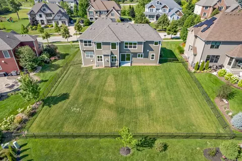 3684 Heathmoor Dr, Elgin, IL 60124 photo 25