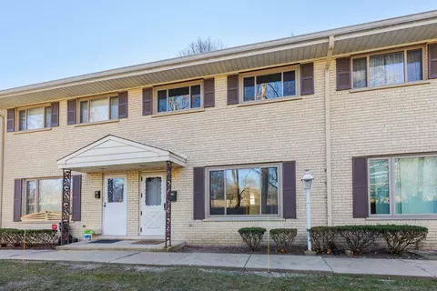 604 W Central Rd, Arlington Heights, IL 60005