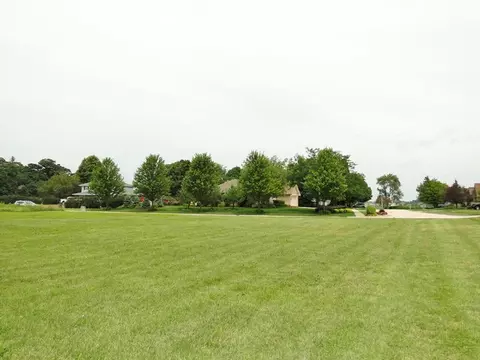 12135 Oakcrest Dr, Huntley, IL 60142