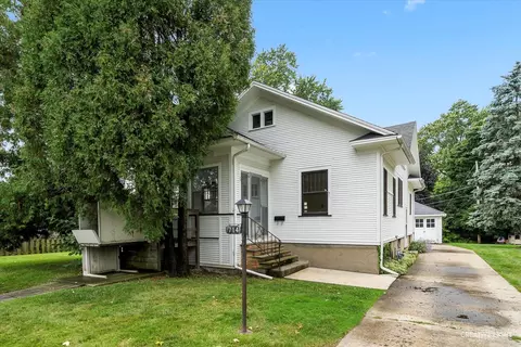 714 Augusta Ave, Elgin, IL 60120