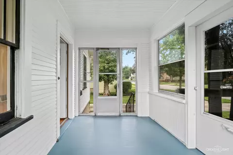 714 Augusta Ave, Elgin, IL 60120 photo 3