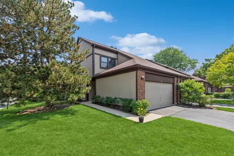 305 Linden Ln, Wheeling, IL 60090