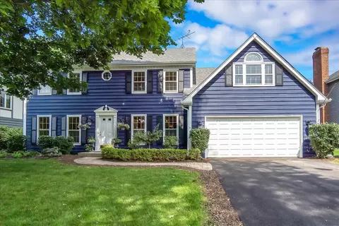 714 Alexandria Dr, Naperville, IL 60565